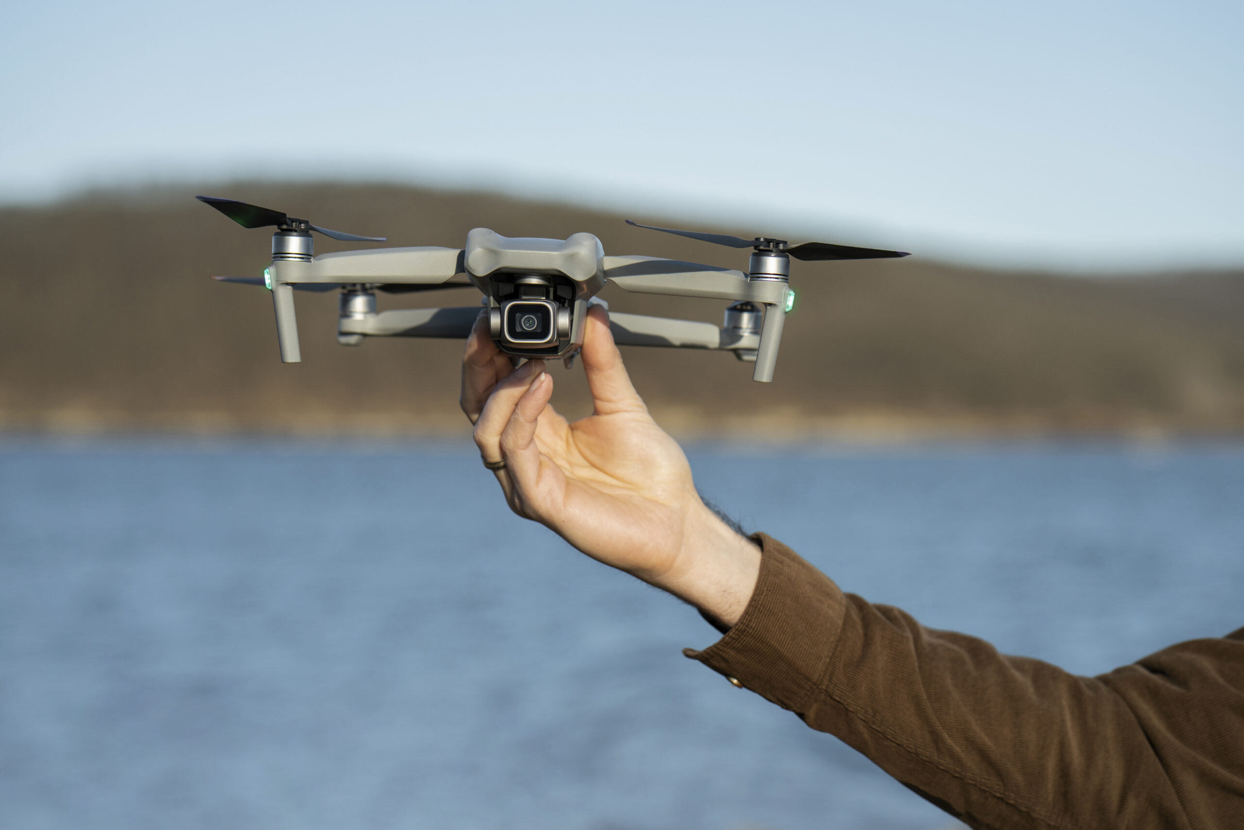 Přečtete si více ze článku Vše, co potřebujete vědět o létání s dronem